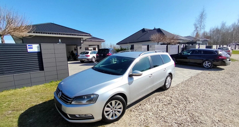 Volkswagen Passat cena 28400 przebieg: 231000, rok produkcji 2012 z Siedlce małe 211